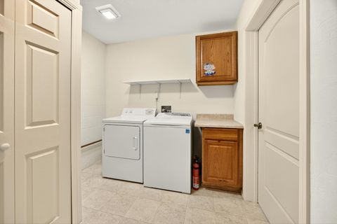 Tiny photo for 4604 Cloudcrest Drive, Medford, OR 97504 (MLS # 220211657)