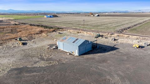 Tiny photo for 2490 NW Deschutes Drive, Madras, OR 97741 (MLS # 220212526)