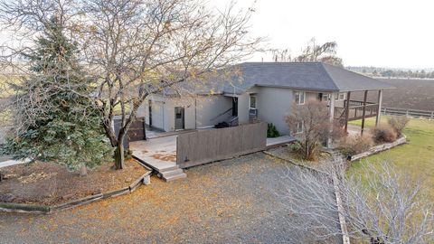 Tiny photo for 2490 NW Deschutes Drive, Madras, OR 97741 (MLS # 220212526)