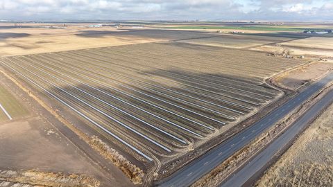 Tiny photo for 2490 NW Deschutes Drive, Madras, OR 97741 (MLS # 220212526)