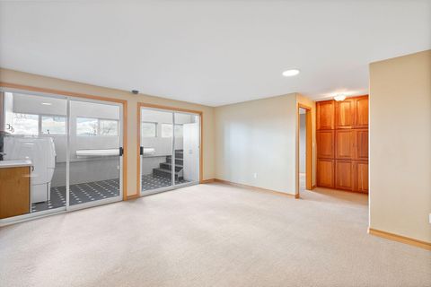 Tiny photo for 2490 NW Deschutes Drive, Madras, OR 97741 (MLS # 220212526)