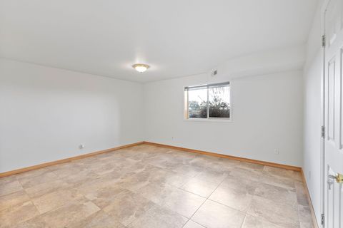 Tiny photo for 2490 NW Deschutes Drive, Madras, OR 97741 (MLS # 220212526)