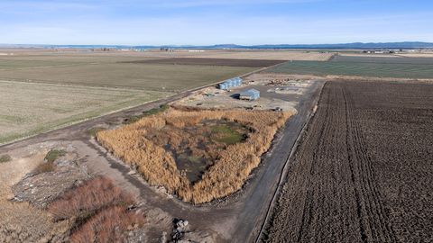 Tiny photo for 2490 NW Deschutes Drive, Madras, OR 97741 (MLS # 220212526)