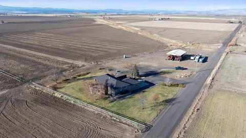 Tiny photo for 2490 NW Deschutes Drive, Madras, OR 97741 (MLS # 220212526)