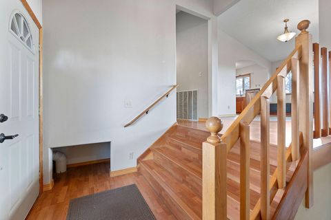 Tiny photo for 2490 NW Deschutes Drive, Madras, OR 97741 (MLS # 220212526)