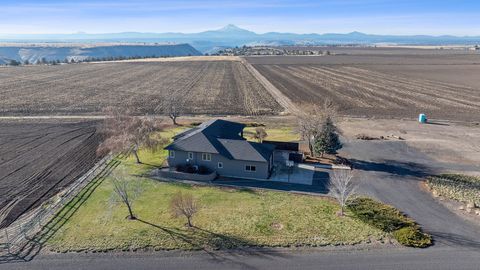 Tiny photo for 2490 NW Deschutes Drive, Madras, OR 97741 (MLS # 220212526)