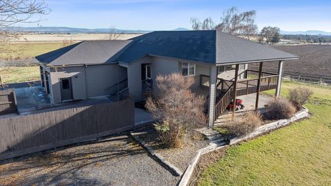 Tiny photo for 2490 NW Deschutes Drive, Madras, OR 97741 (MLS # 220212526)