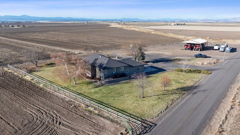Tiny photo for 2490 NW Deschutes Drive, Madras, OR 97741 (MLS # 220212526)