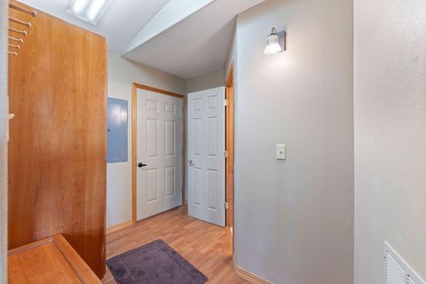 Tiny photo for 2490 NW Deschutes Drive, Madras, OR 97741 (MLS # 220212526)