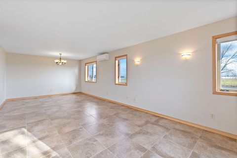 Tiny photo for 2490 NW Deschutes Drive, Madras, OR 97741 (MLS # 220212526)