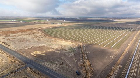 Tiny photo for 2490 NW Deschutes Drive, Madras, OR 97741 (MLS # 220212526)