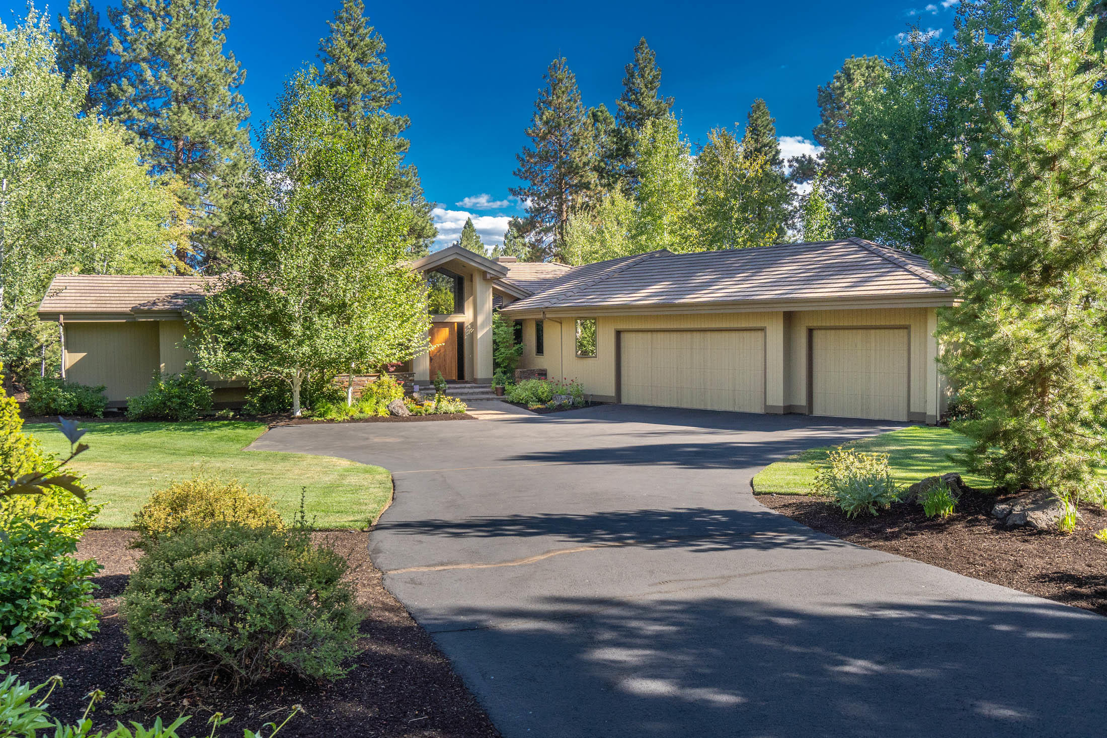 Broken Top - Residential