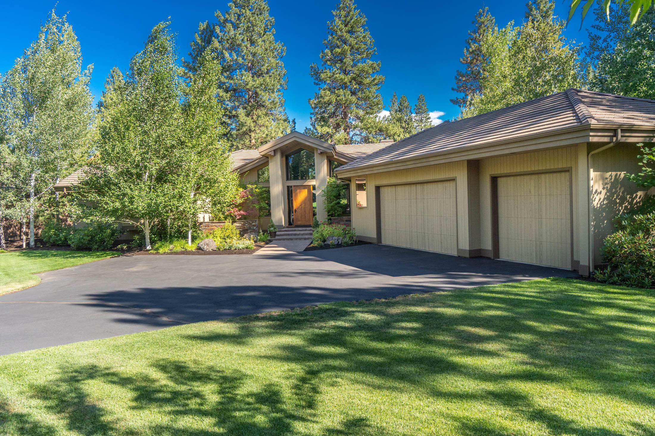 Broken Top - Residential