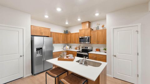 Tiny photo for 62615 NE Lawler Place, Bend, OR 97701 (MLS # 220223086)