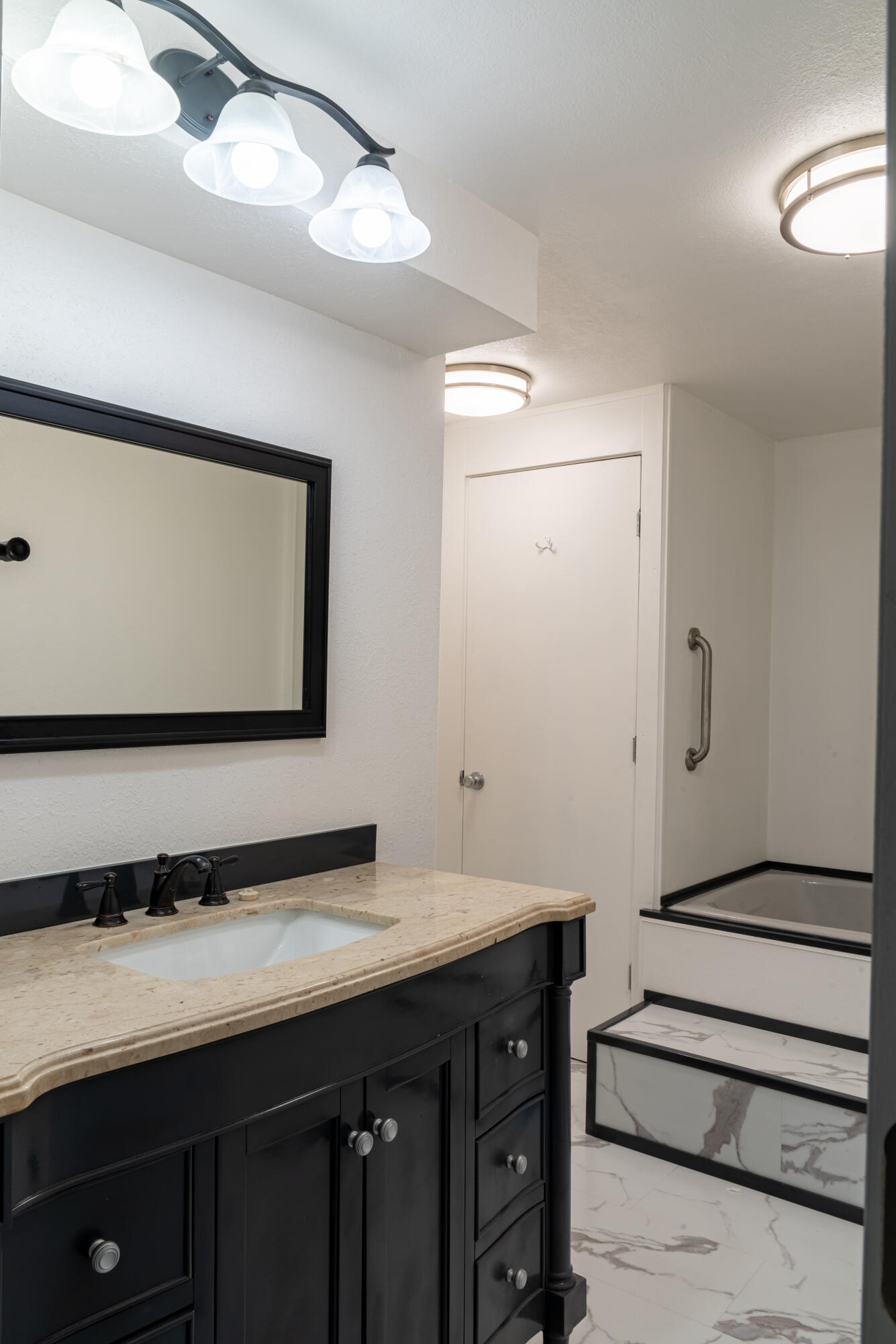 Romaine Village - Residential