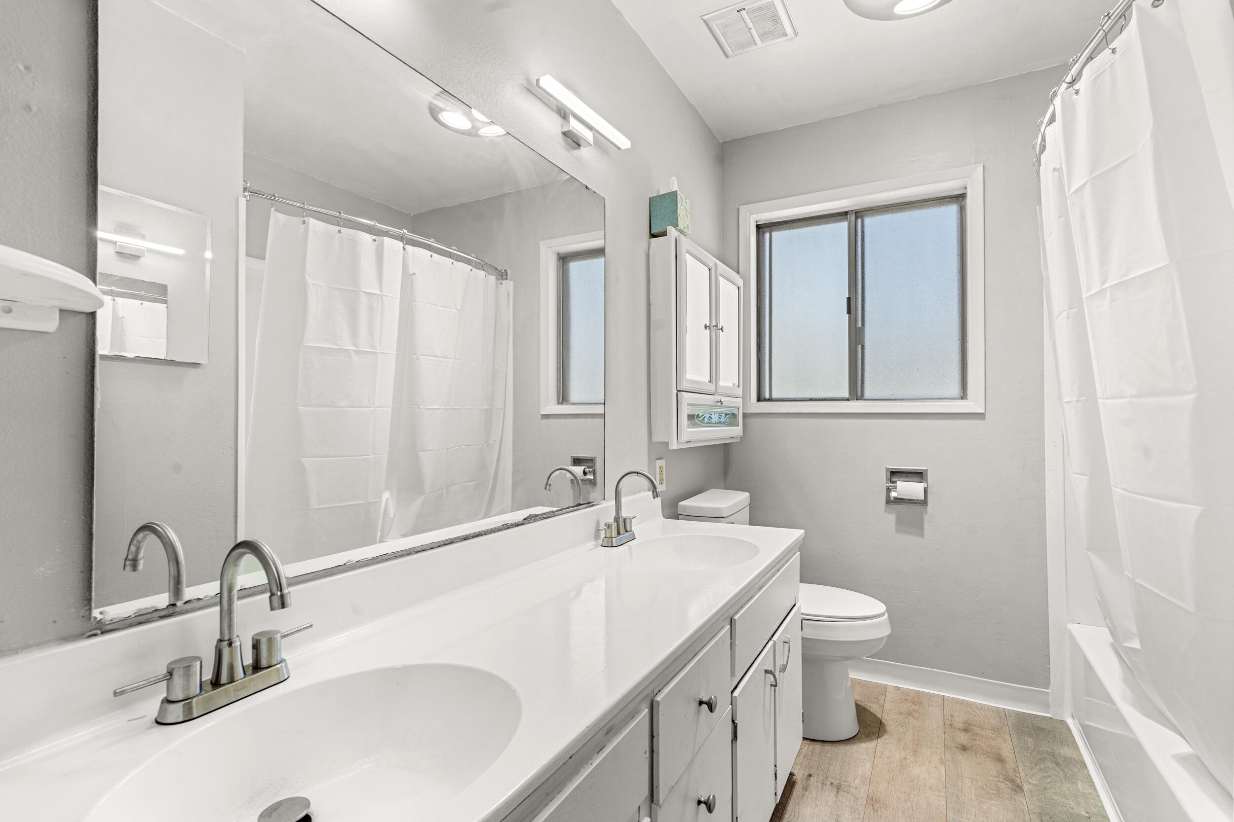 Land Of Many Oaks - Residential