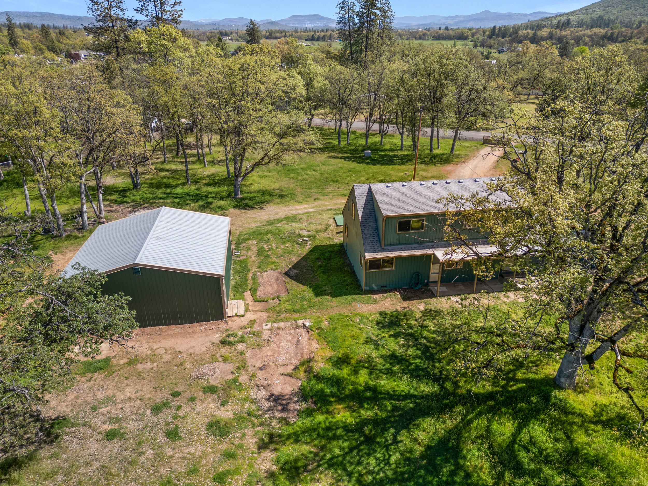 Land Of Many Oaks - Residential