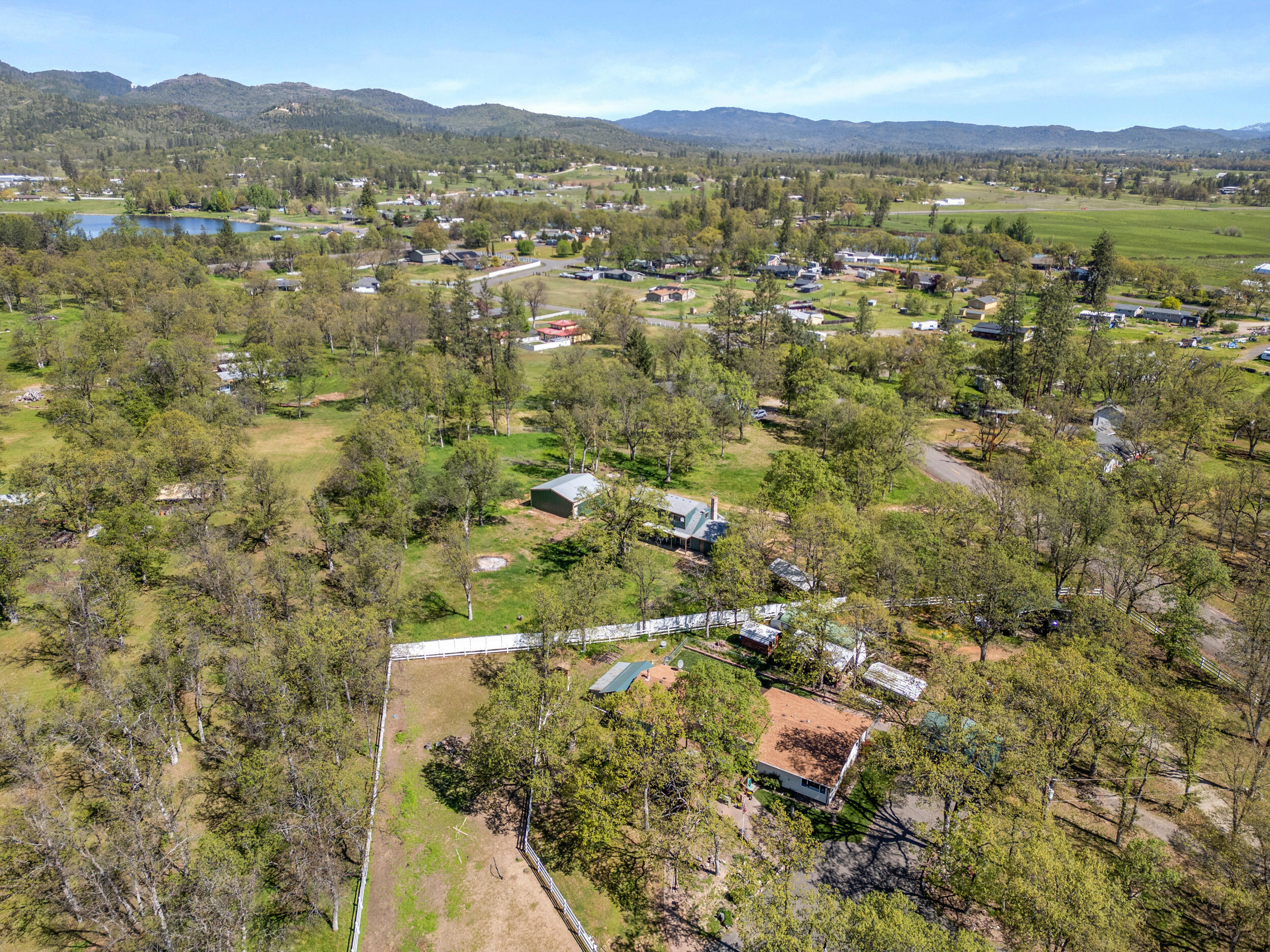 Land Of Many Oaks - Residential