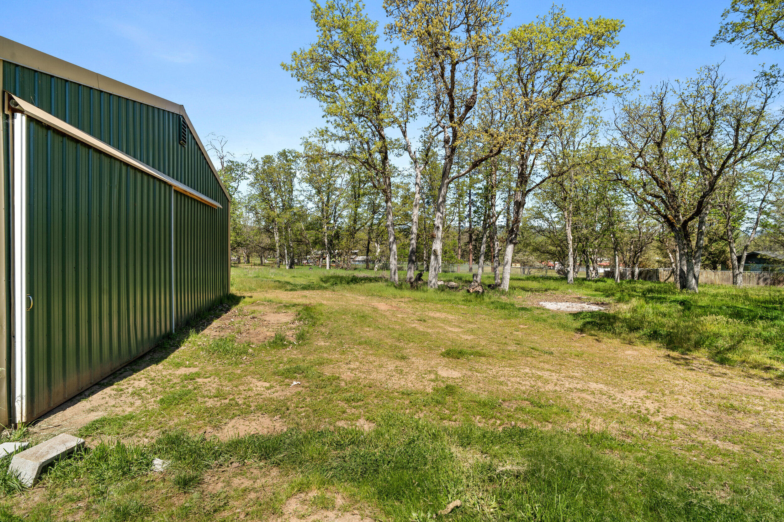 Land Of Many Oaks - Residential