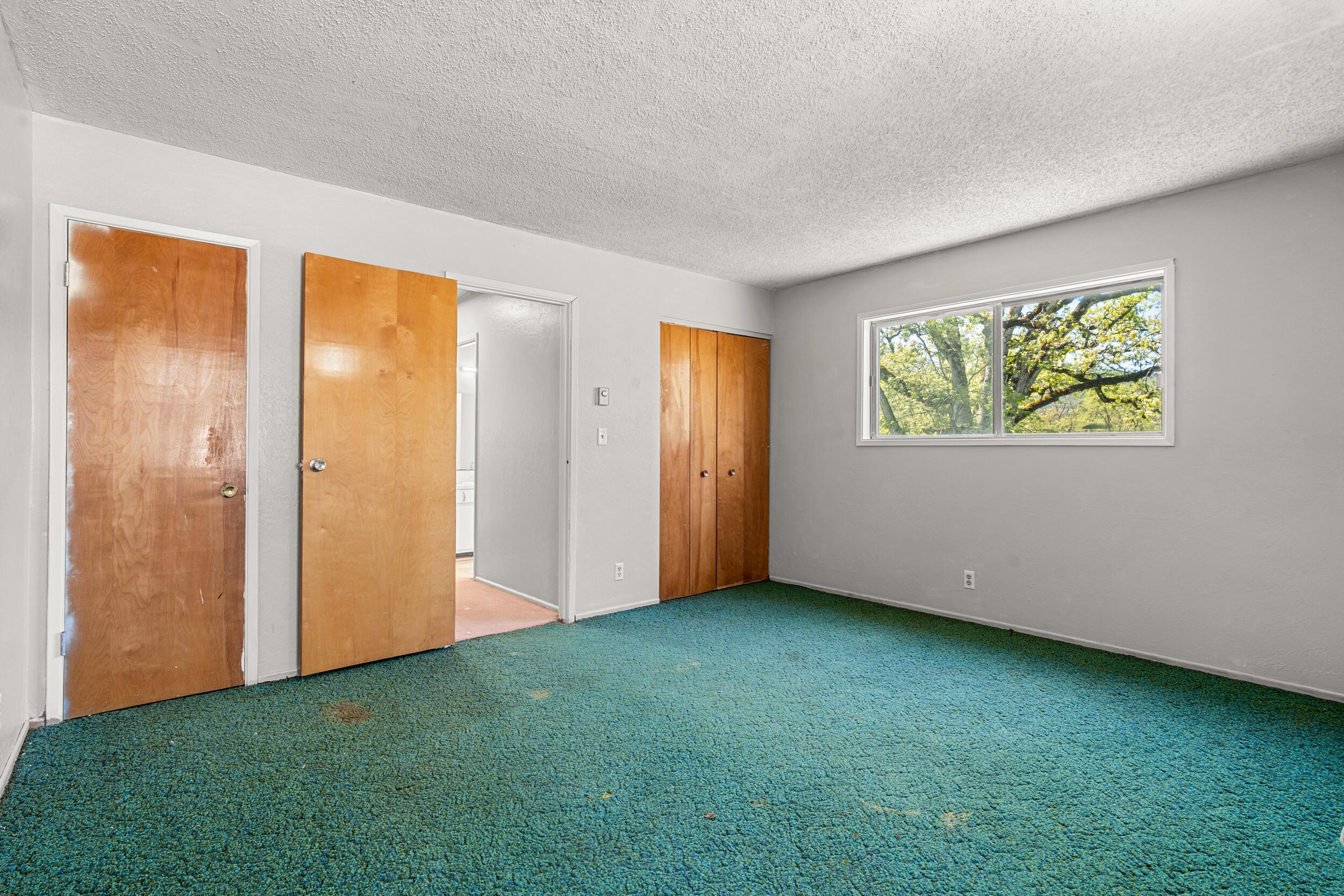 Land Of Many Oaks - Residential