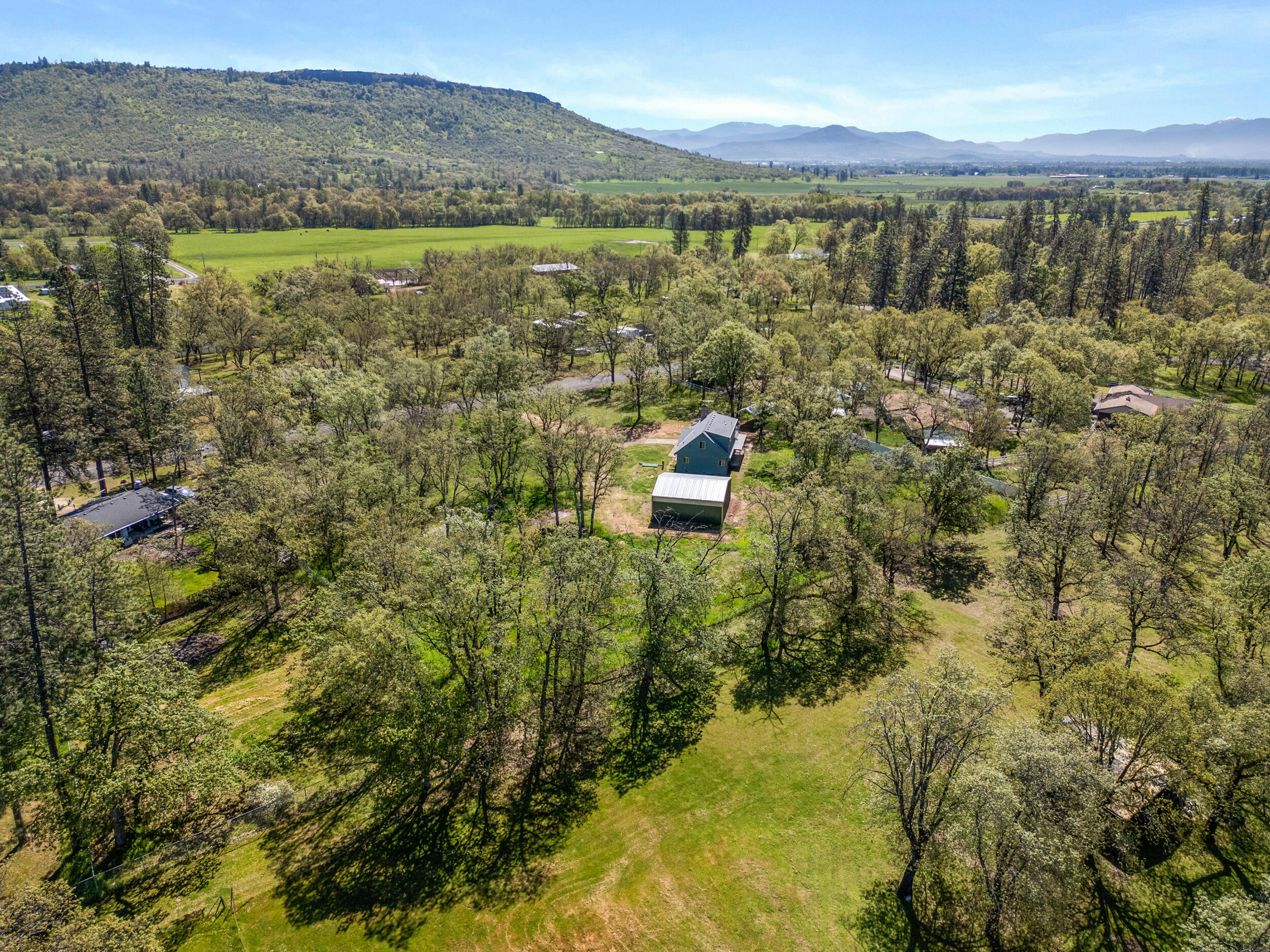 Land Of Many Oaks - Residential