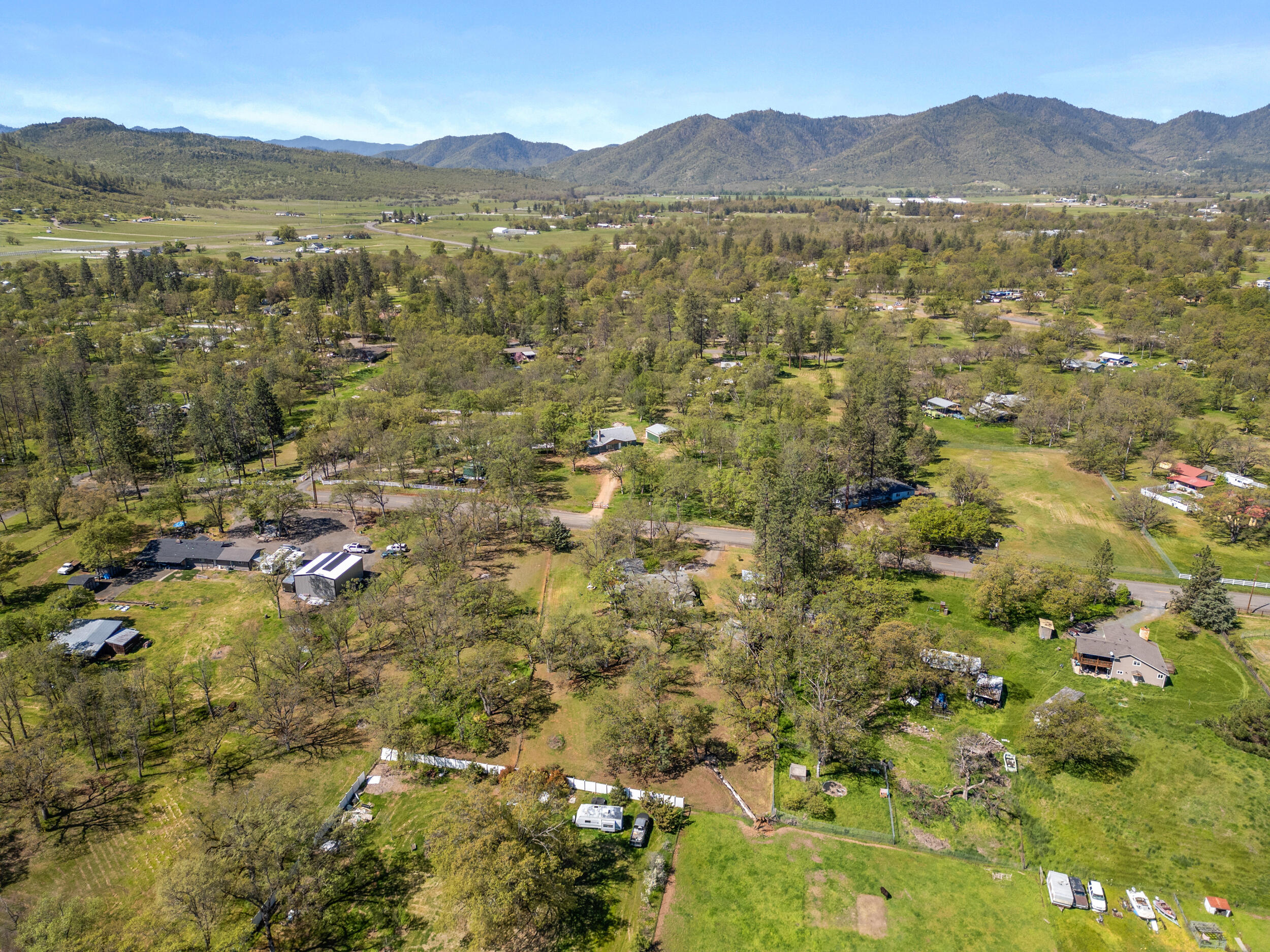 Land Of Many Oaks - Residential