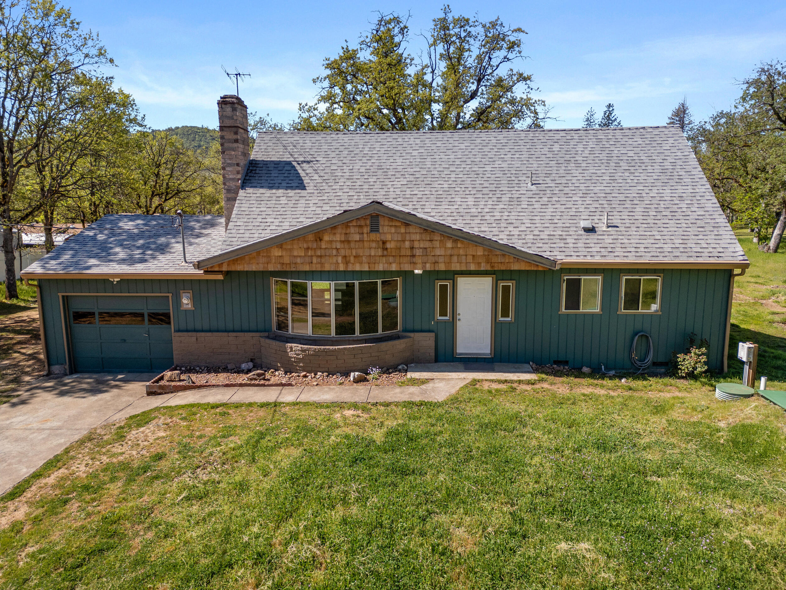 Land Of Many Oaks - Residential