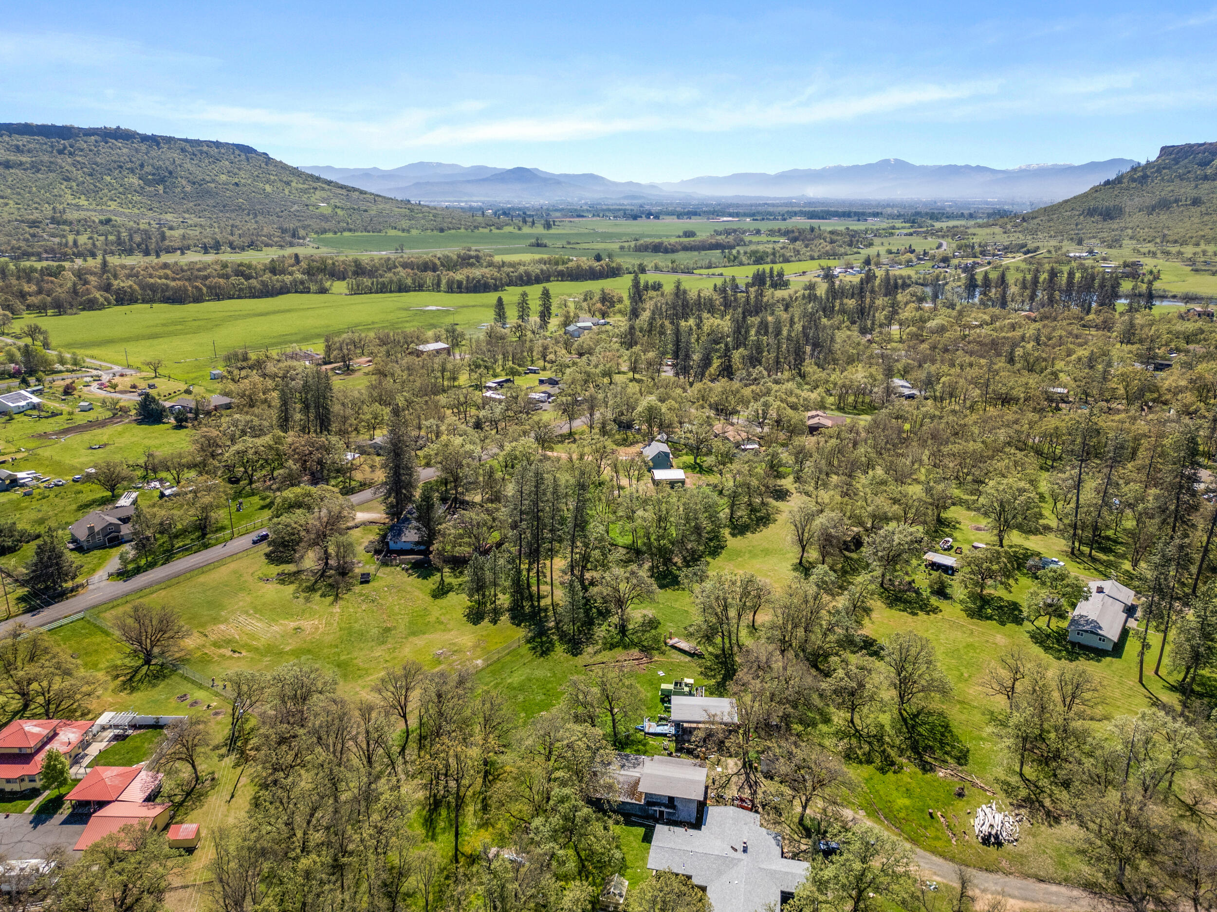 Land Of Many Oaks - Residential
