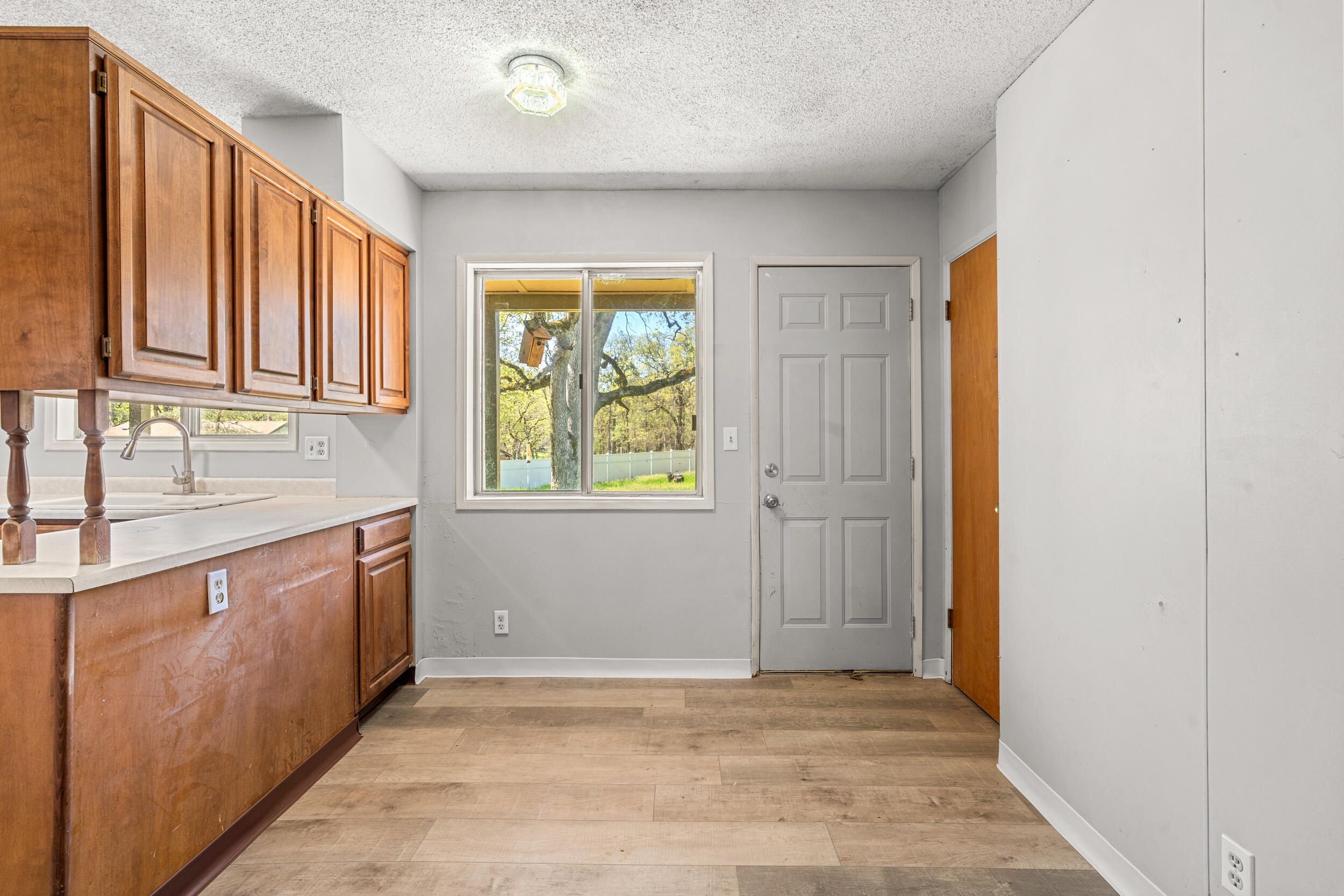 Land Of Many Oaks - Residential