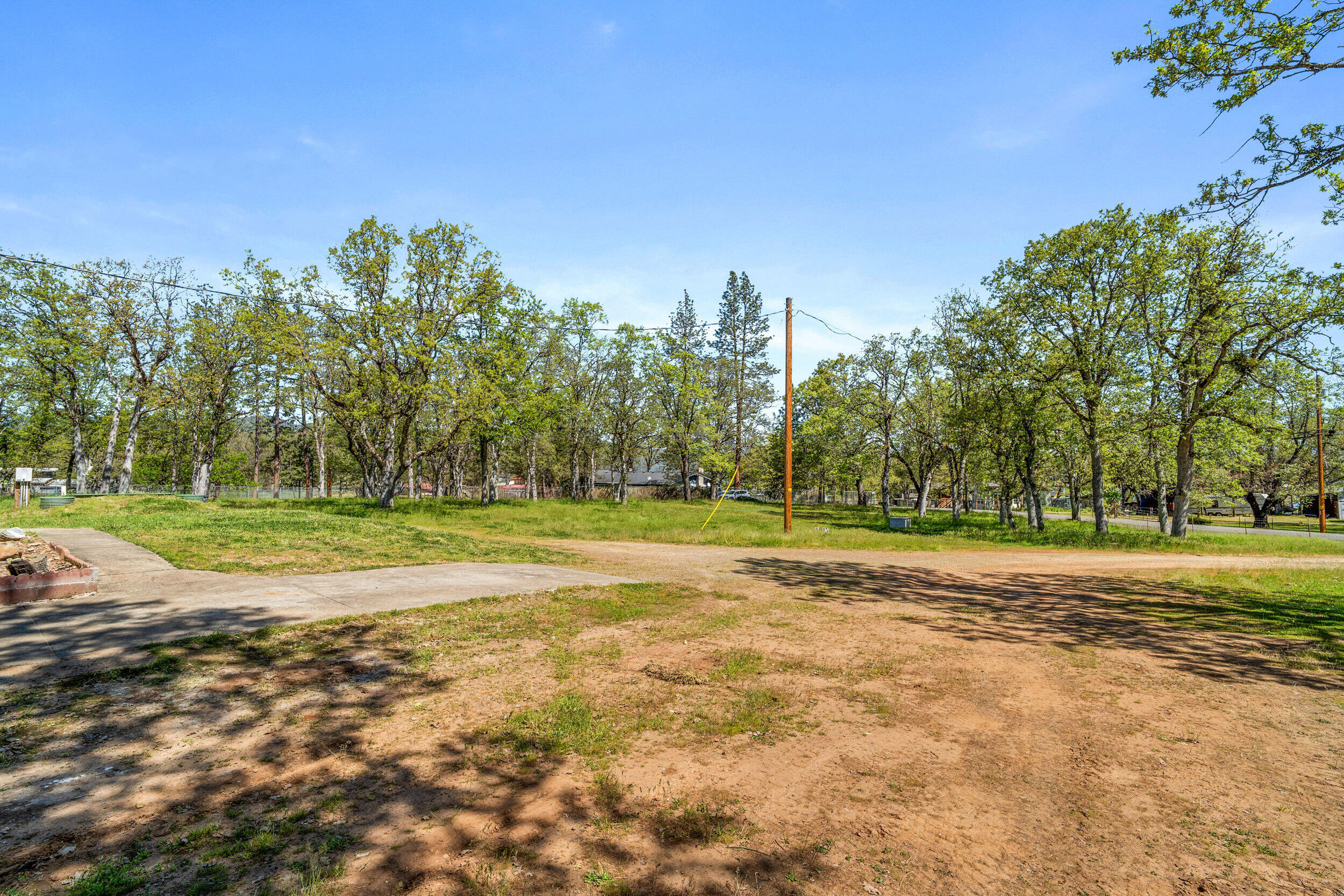 Land Of Many Oaks - Residential