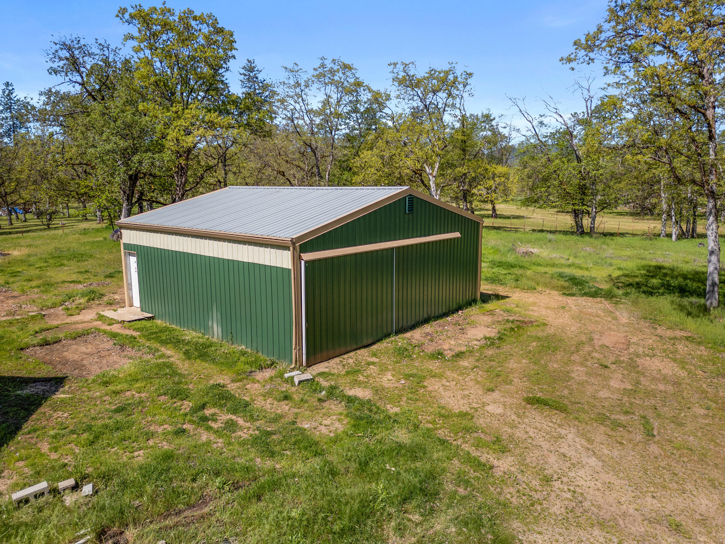 Land Of Many Oaks - Residential