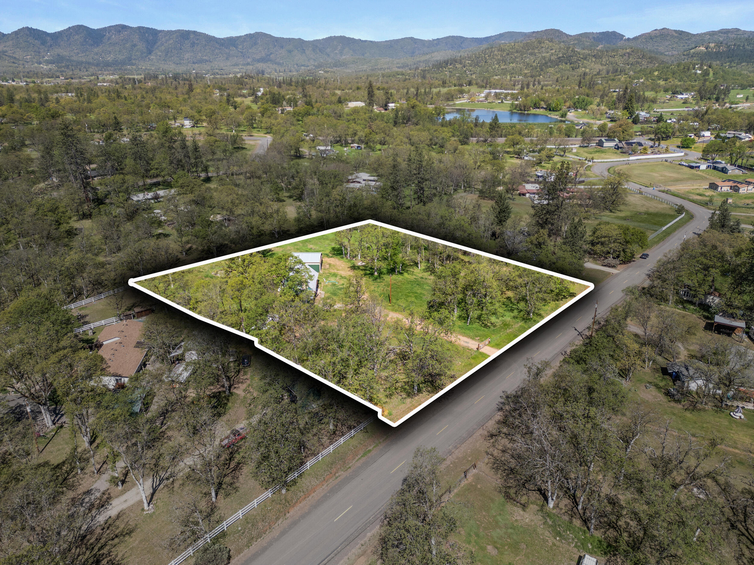 Land Of Many Oaks - Residential