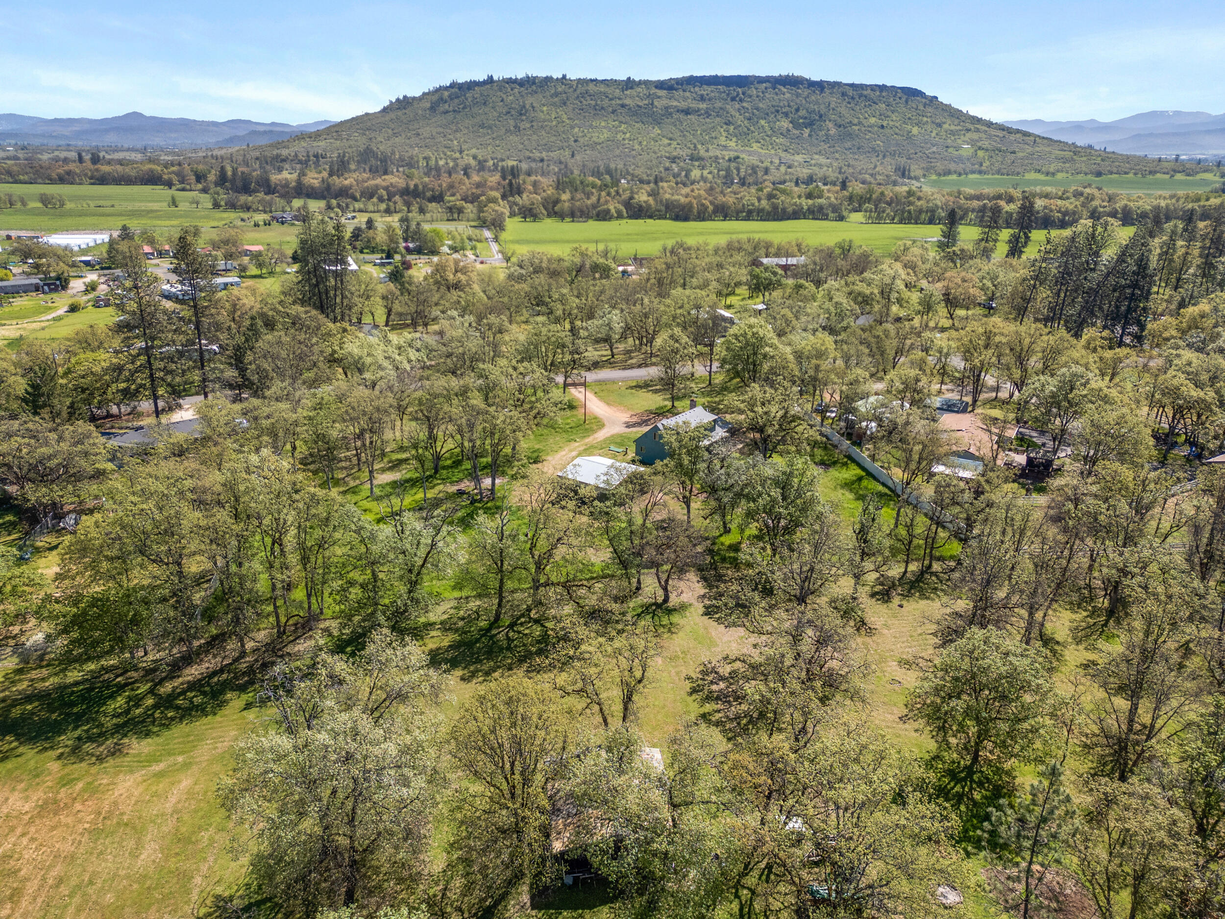 Land Of Many Oaks - Residential