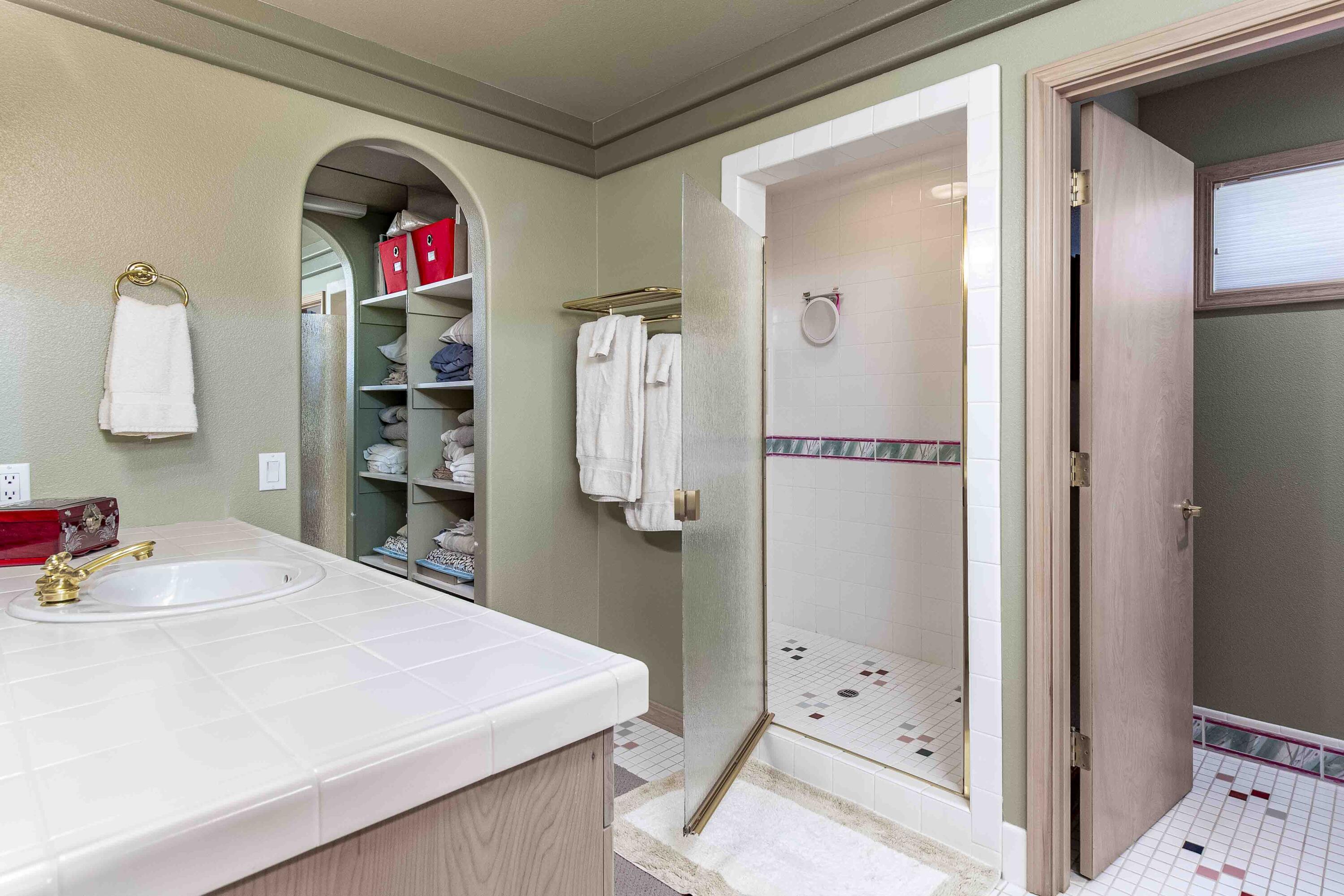 Fairway Point Villag - Residential