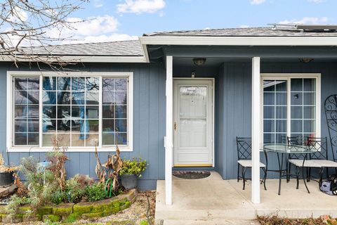 Tiny photo for 7961 Isabella Way, White City, OR 97503 (MLS # 220215549)