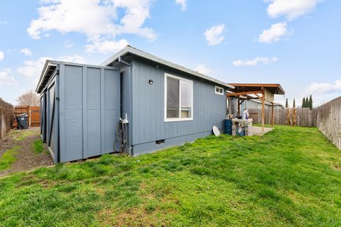 Tiny photo for 7961 Isabella Way, White City, OR 97503 (MLS # 220215549)