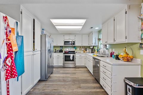 Tiny photo for 7961 Isabella Way, White City, OR 97503 (MLS # 220215549)