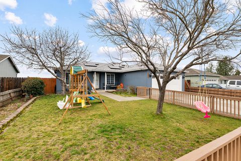 Photo of 7961 Isabella Way, White City, OR 97503 (MLS # 220215549)