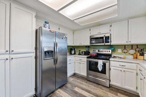 Tiny photo for 7961 Isabella Way, White City, OR 97503 (MLS # 220215549)