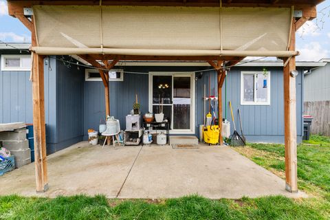 Tiny photo for 7961 Isabella Way, White City, OR 97503 (MLS # 220215549)