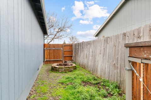 Tiny photo for 7961 Isabella Way, White City, OR 97503 (MLS # 220215549)