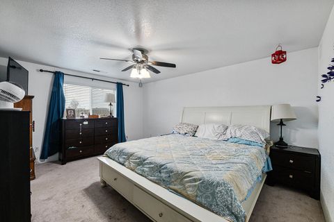 Tiny photo for 7961 Isabella Way, White City, OR 97503 (MLS # 220215549)