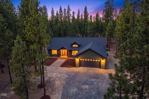 Photo of 52081 White Fir, La Pine, OR 97739 (MLS # 220226349)