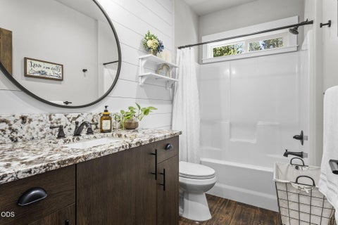 Tiny photo for 53690 Central Way, La Pine, OR 97739 (MLS # 220229415)
