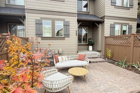 Tiny photo for 20751 NE Boulderfield Avenue, Bend, OR 97701 (MLS # 220211472)