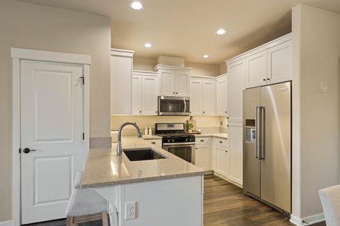 Tiny photo for 20751 NE Boulderfield Avenue, Bend, OR 97701 (MLS # 220211472)