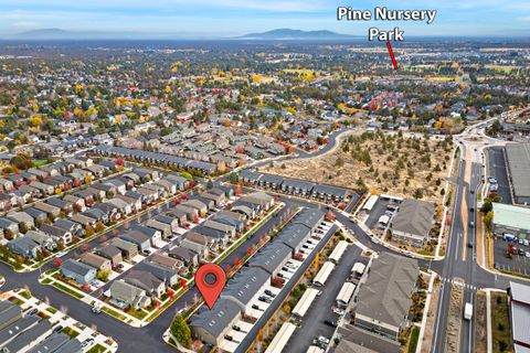 Tiny photo for 20751 NE Boulderfield Avenue, Bend, OR 97701 (MLS # 220211472)