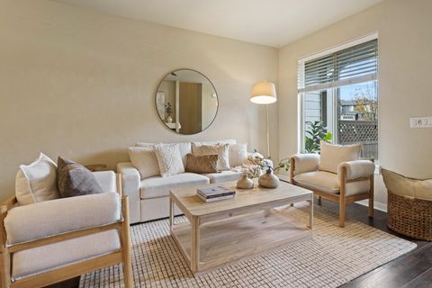 Tiny photo for 20751 NE Boulderfield Avenue, Bend, OR 97701 (MLS # 220211472)