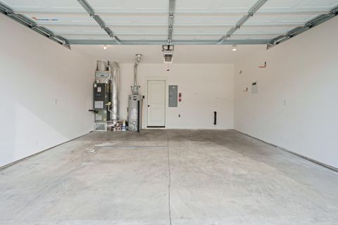 Tiny photo for 20751 NE Boulderfield Avenue, Bend, OR 97701 (MLS # 220211472)