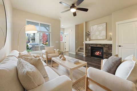 Tiny photo for 20751 NE Boulderfield Avenue, Bend, OR 97701 (MLS # 220211472)